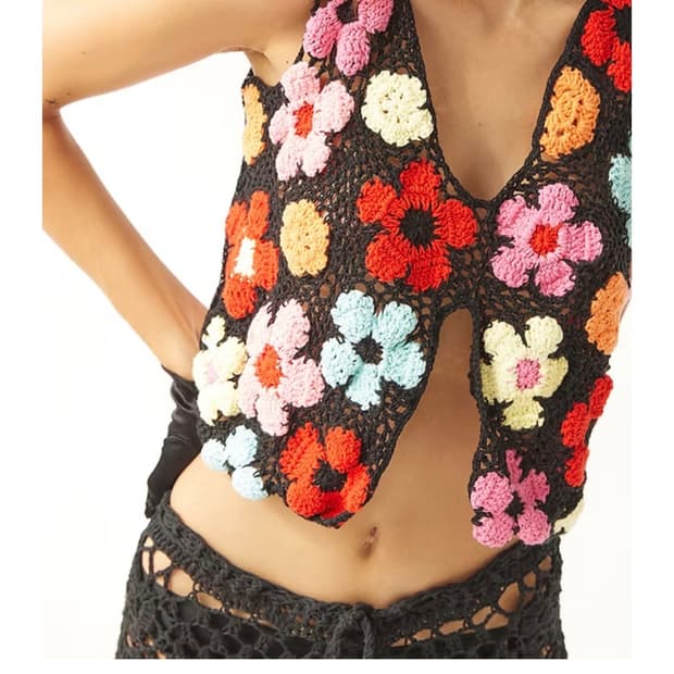 Tach clothing 크로셰 탑 판매합니다.