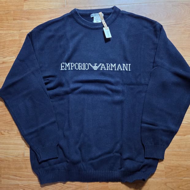 엠포리오 아르마니 니트