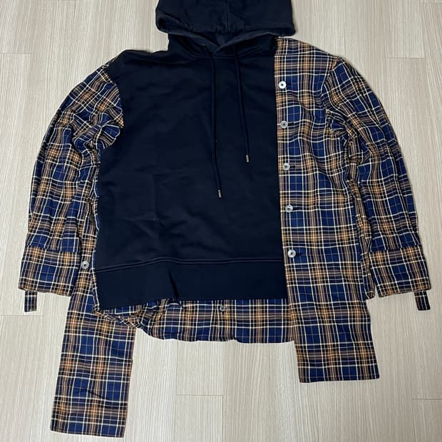 우영미 셔츠 후드티 판매합니다 !