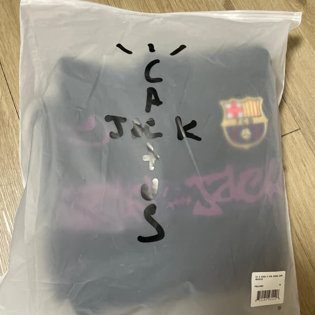 트래비스 스캇 캑터스 잭 바르셀로나 후드티