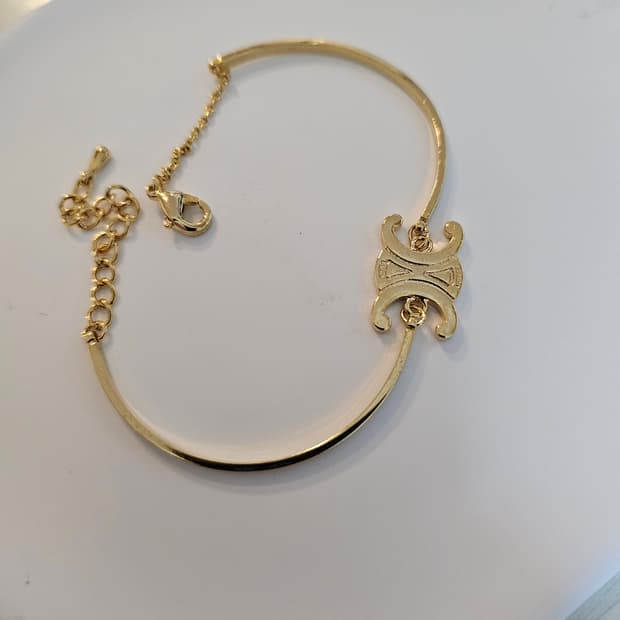 셀린느 업사이클링 뱅글형 팔찌