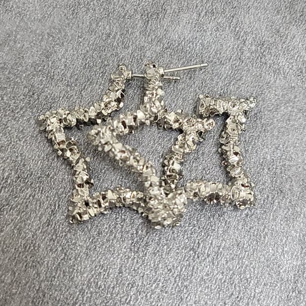 star earrings