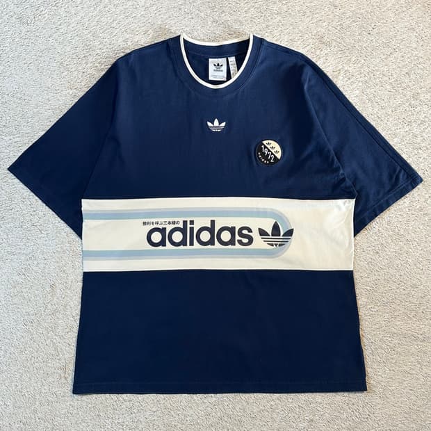 아디다스 ADIDAS 블로크팝 반팔 티셔츠 네이비