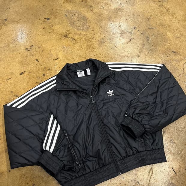 아디다스 블랙 리폼 크롭 숏 패딩 