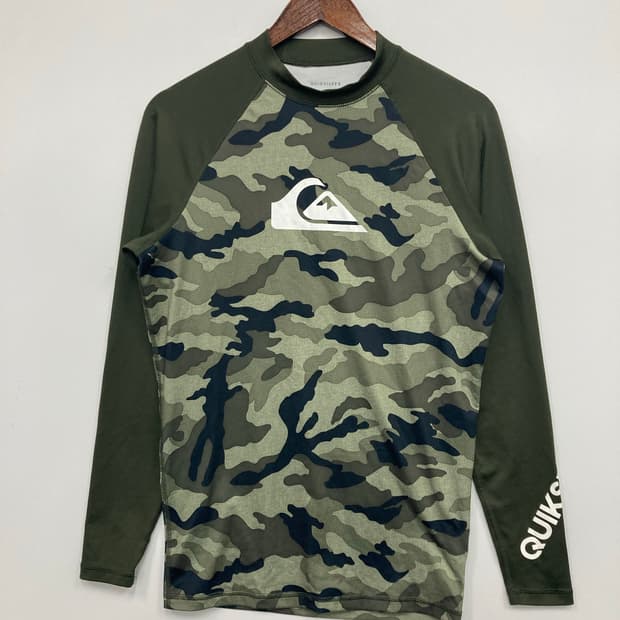 퀵실버 밀리터리 스포츠 웨어