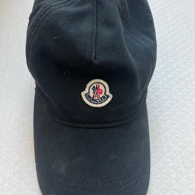 몽클레어 볼캡