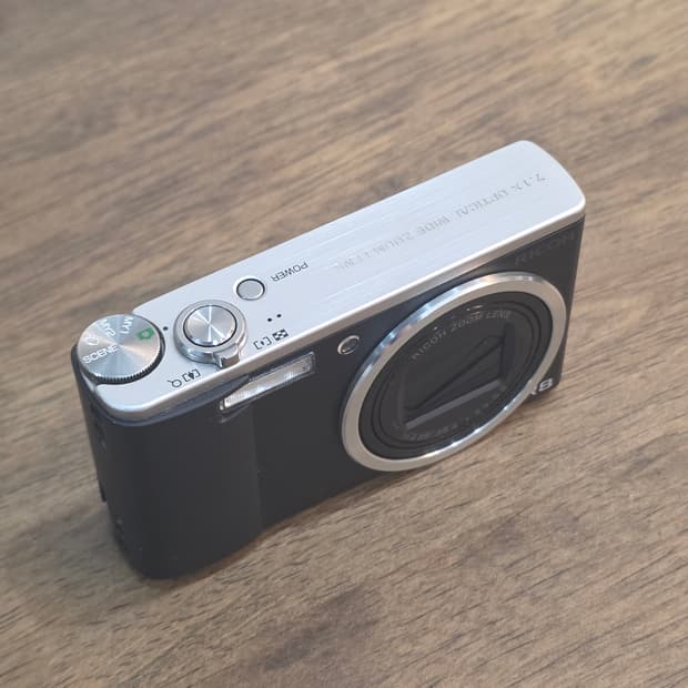 Ricoh R8 장원영 카메라로 유명한 빈티지 카메라 작례 O