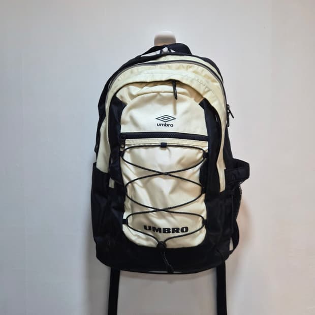 OS) UMBRO 엄브로 백팩 팝니다