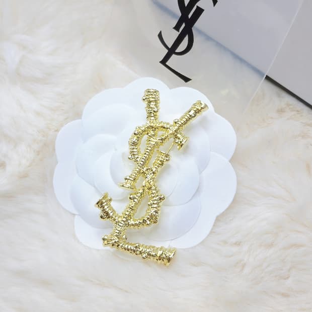 빈티지 골드 입생로랑 브로치