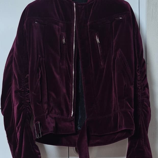 하이더 아커만 벨벳 리이슈 봄버