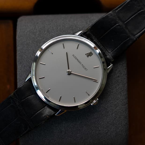 오데마피게 클래식 울트라씬 18K 화이트골드 금통 쿼츠 빈티지 시계