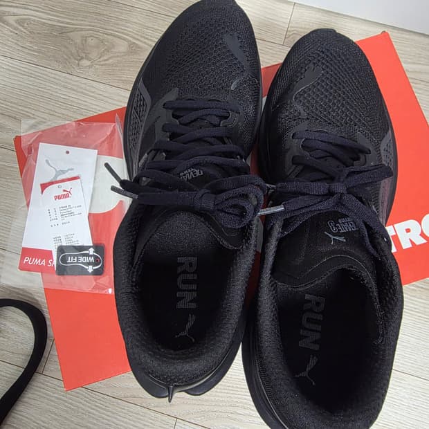 [280] 푸바 디비에이트 나이트로 3 와이드 런닝화 블랙