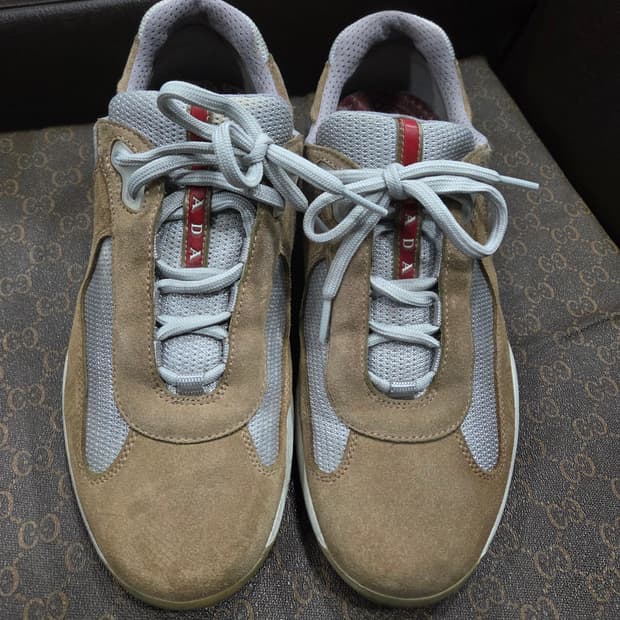 프라다 스포츠 스웨이드 스니커즈