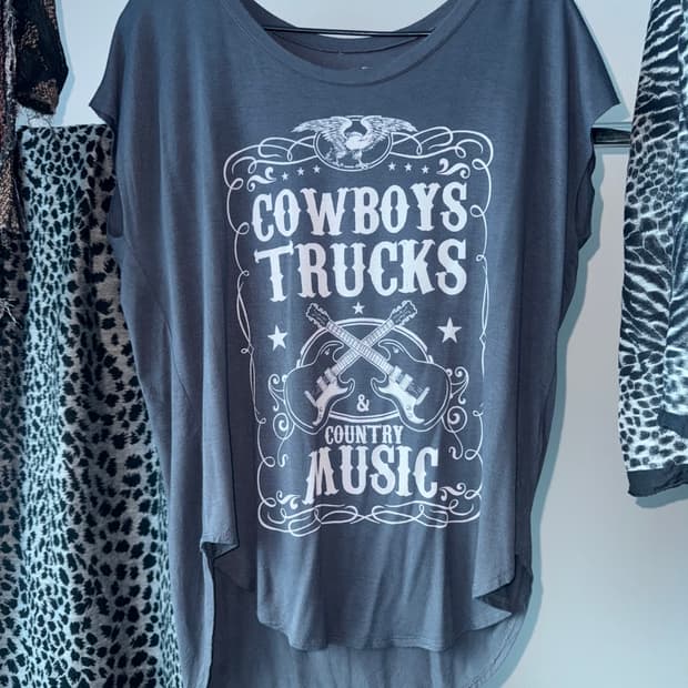 Vintage U-neck T-shirt