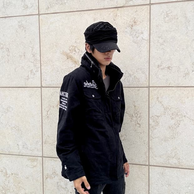 “GOTCHA” Y2K Lettering Black Padded Jack