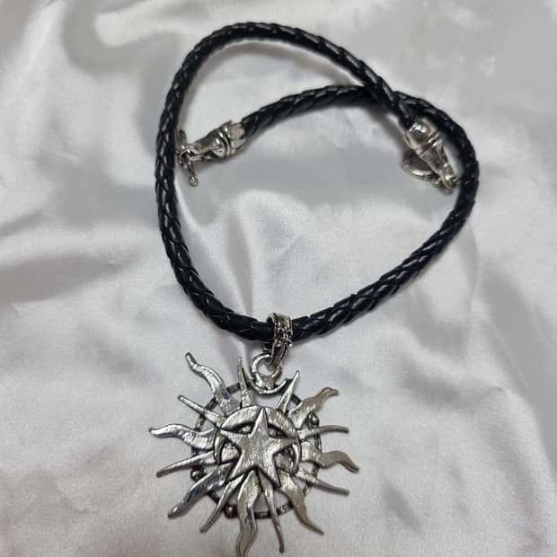 레테 토글 빈티지 별 태양 가죽 목걸이