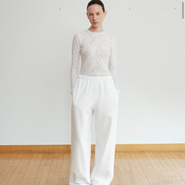 모노하 레이스 롱 슬리브 티셔츠 화이트