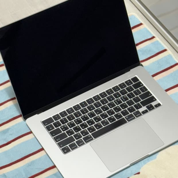 맥북 에어 15 실버 M2 8코어 512기가 판매합니다!