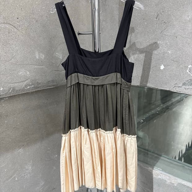 DKNY 배색 캉캉 원피스