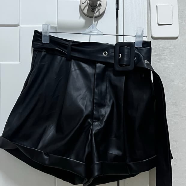 가죽 반바지 레더 반바지