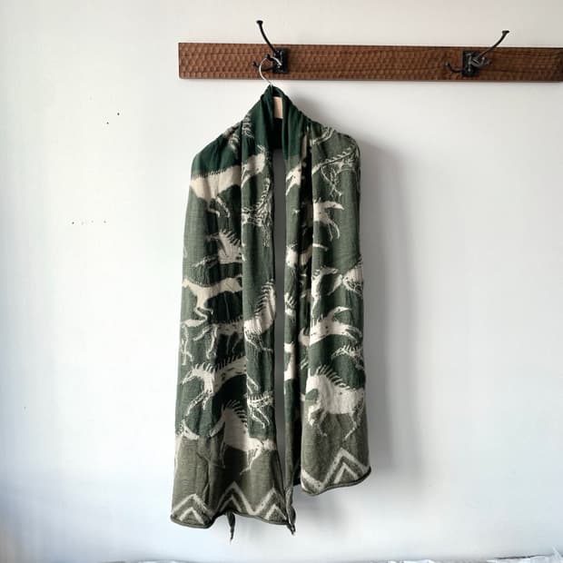 크로켓 울 인디언 홀스 페인팅 머플러