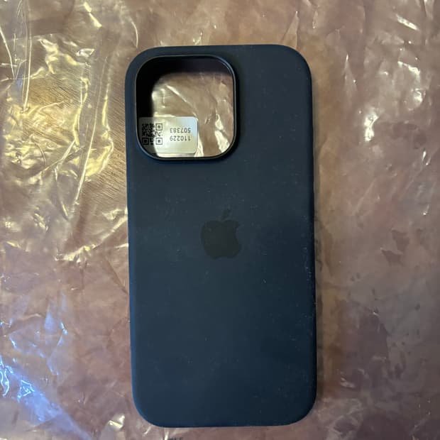 정품 아이폰 16 프로 실리콘 케이스 판매