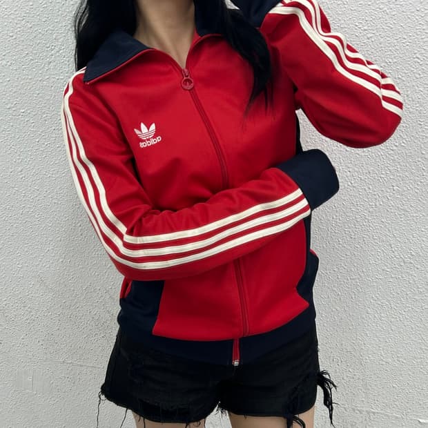 아디다스 유로파 네이비배색 레드 트랙탑 100