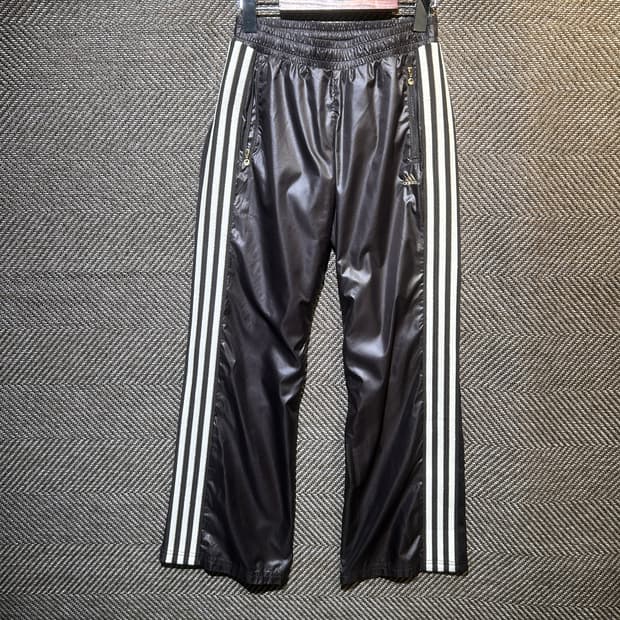 아디다스 유광브라운 디테일팬츠 부츠컷