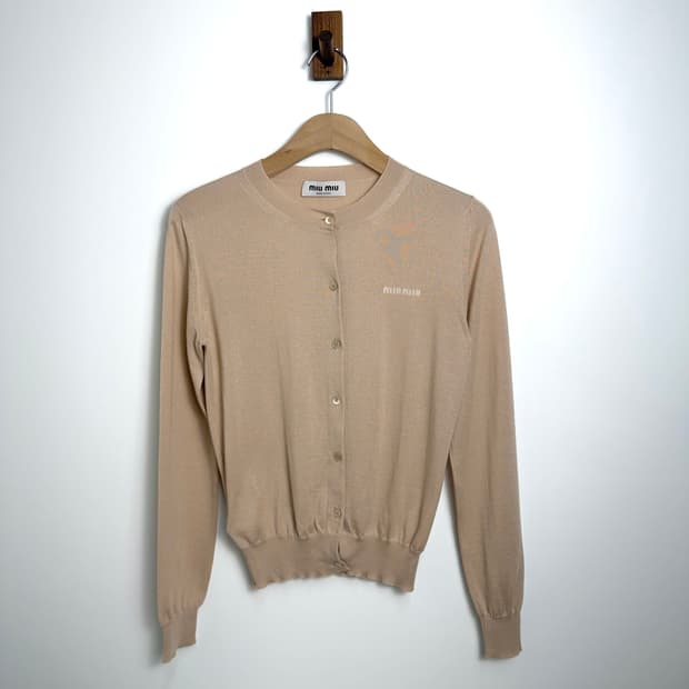 미우미우 캐시미어 가디건 38사이즈