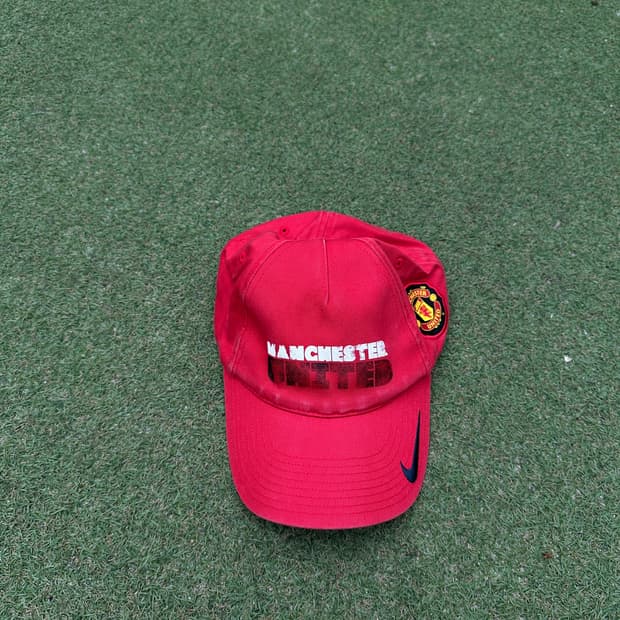 nike manchester united football cap
