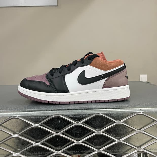 나이키 에어 조던 1 로우 SE 스카이 J 모브 240