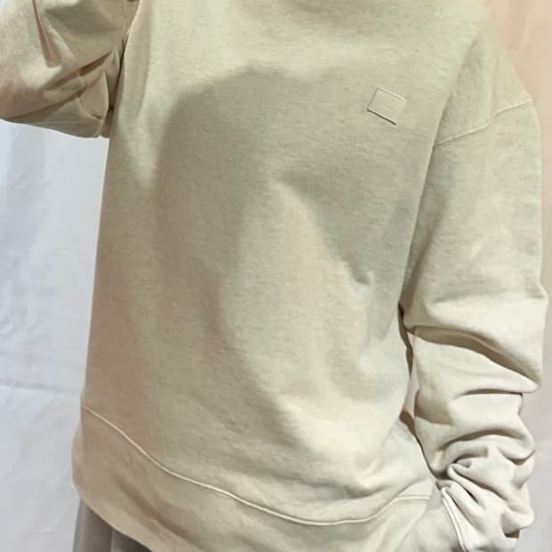 아크네스튜디오 페이스 패치로고 맨투맨