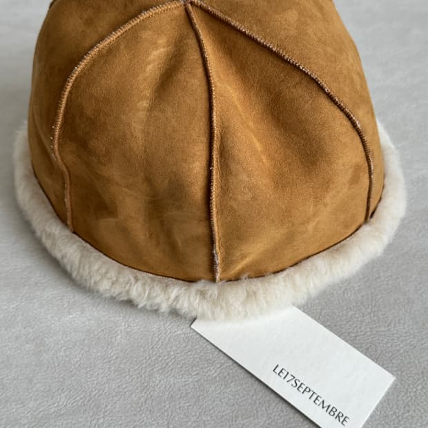 le17 르17셉템버 리버시블 시어링 모자 새상품