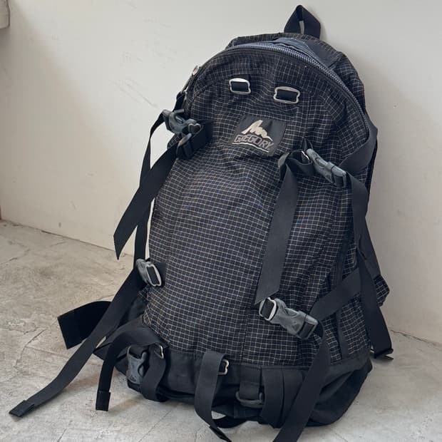 90s 구로고 그레고리 데이앤하프 백팩