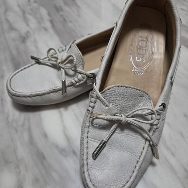 토즈 고미노 레더 드라이빙 슈즈