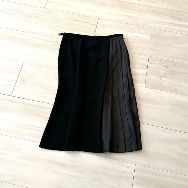 Black Side Satin Pleated Midi Skirt