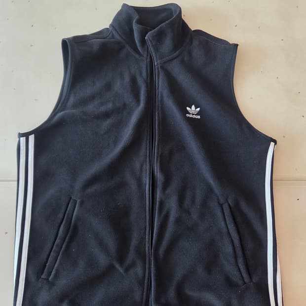아디다스 후리스 플리스 조끼 베스트