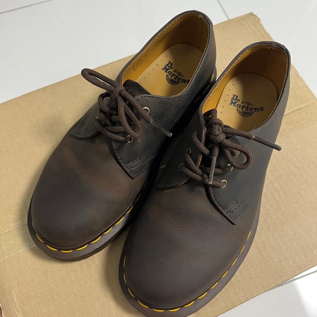 택포15) 닥터마틴 1461 3홀 크레이지호스 UK4 