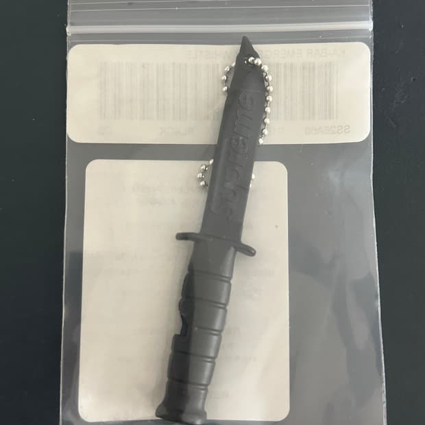 슈프림 케이바 이멀전시 휘슬 키체인 26ss (블랙) 