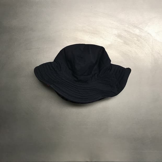 버버리 네이비 버킷햇 M