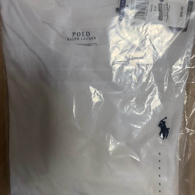 폴로 롱슬리브 화이트 재고정리 S,m 새상품