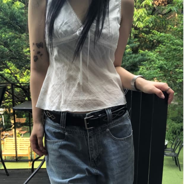 Lip lace blouse