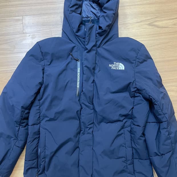 노스페이스 네이비 패딩 XL(105)사이즈 판매합니다. 쨍한 네이비 색상