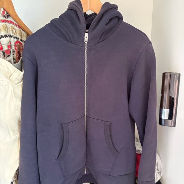 Still by hand waldes Zip