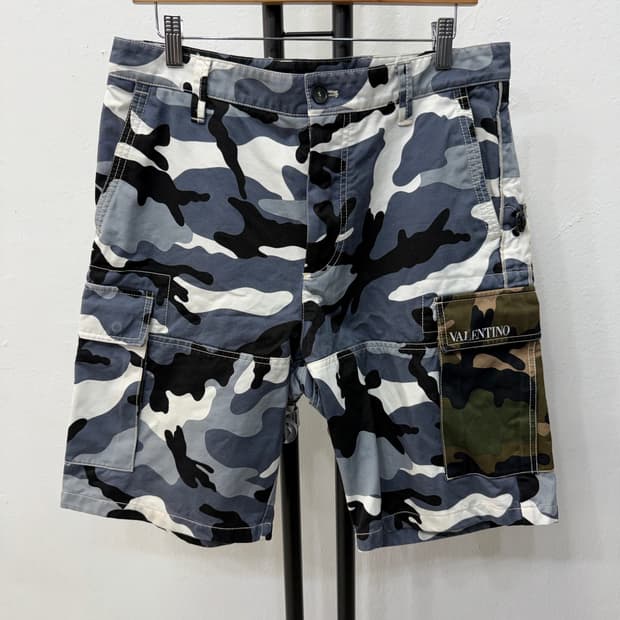 매장판정품) 발렌티노 남성 카모 반바지 48