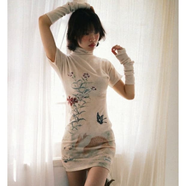 한땀한땀 황묘롱접도 숏니트 원피스