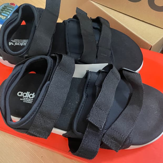 아디다스 아딜렛 샌들 290