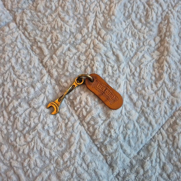 휘어진 스패너 키링 (황동, 소가죽 부자재)
