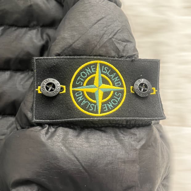 스톤아일랜드 룸우븐 경량패딩