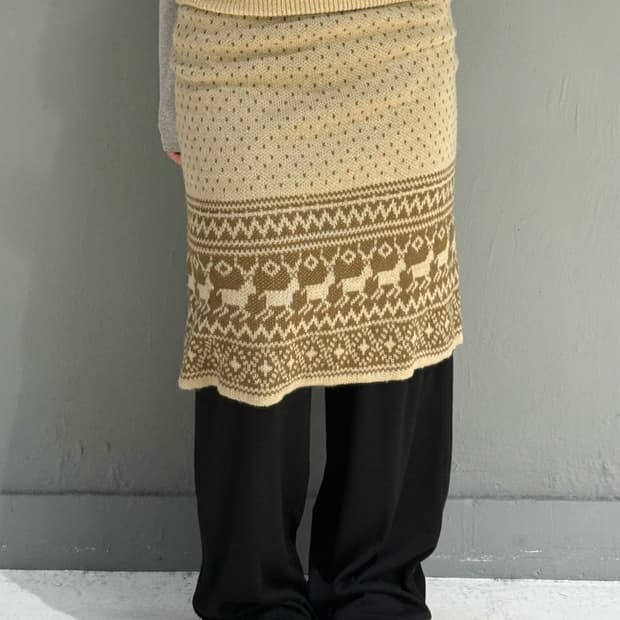 nordic pattern knit midi skirt